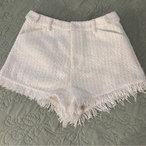 High Waist White Shorts with Frayed Hem and Textured Fabric
